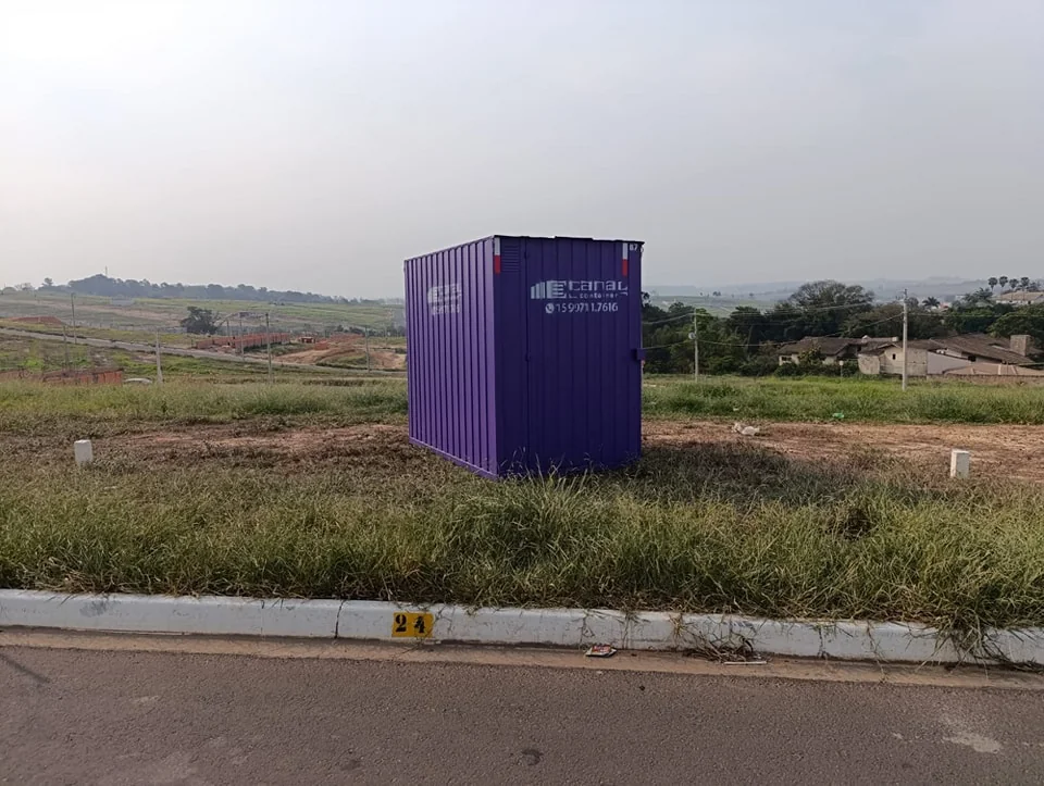 Obra com container