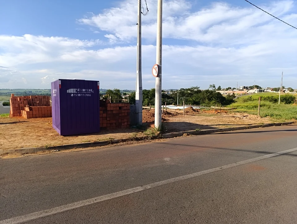 Obra com container