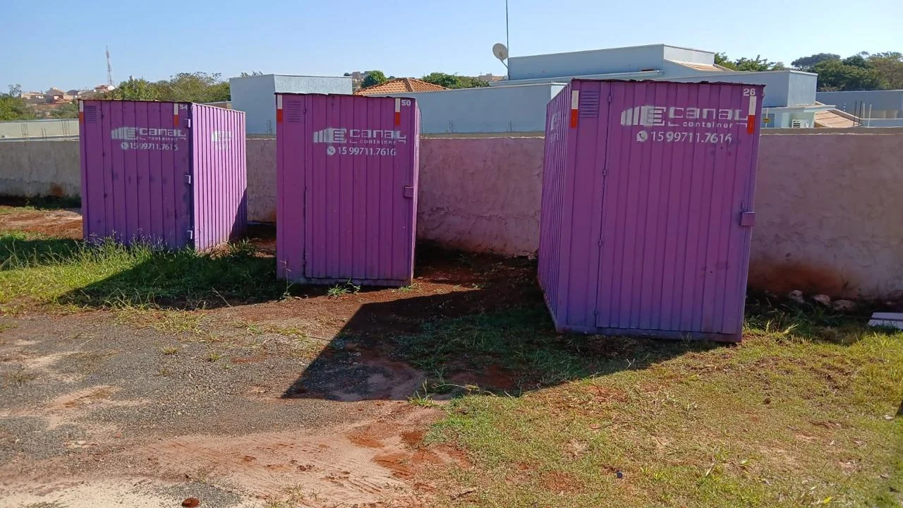 Obra com container