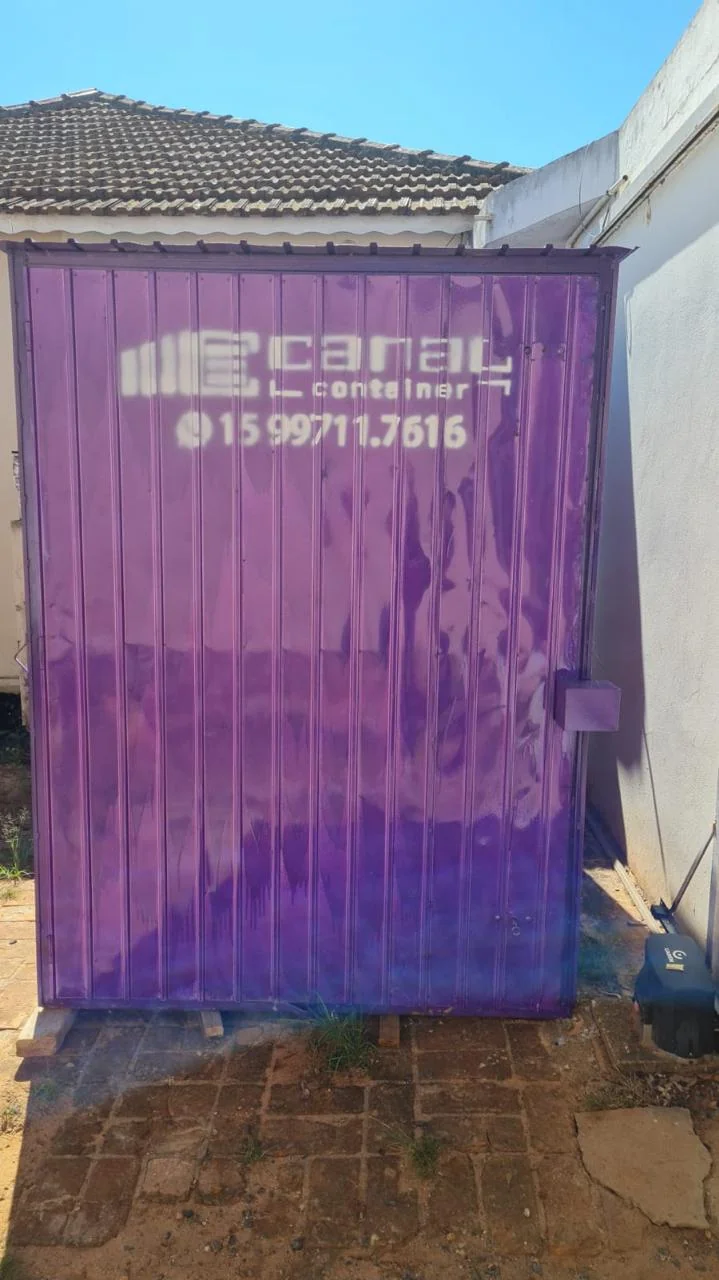 Obra com container